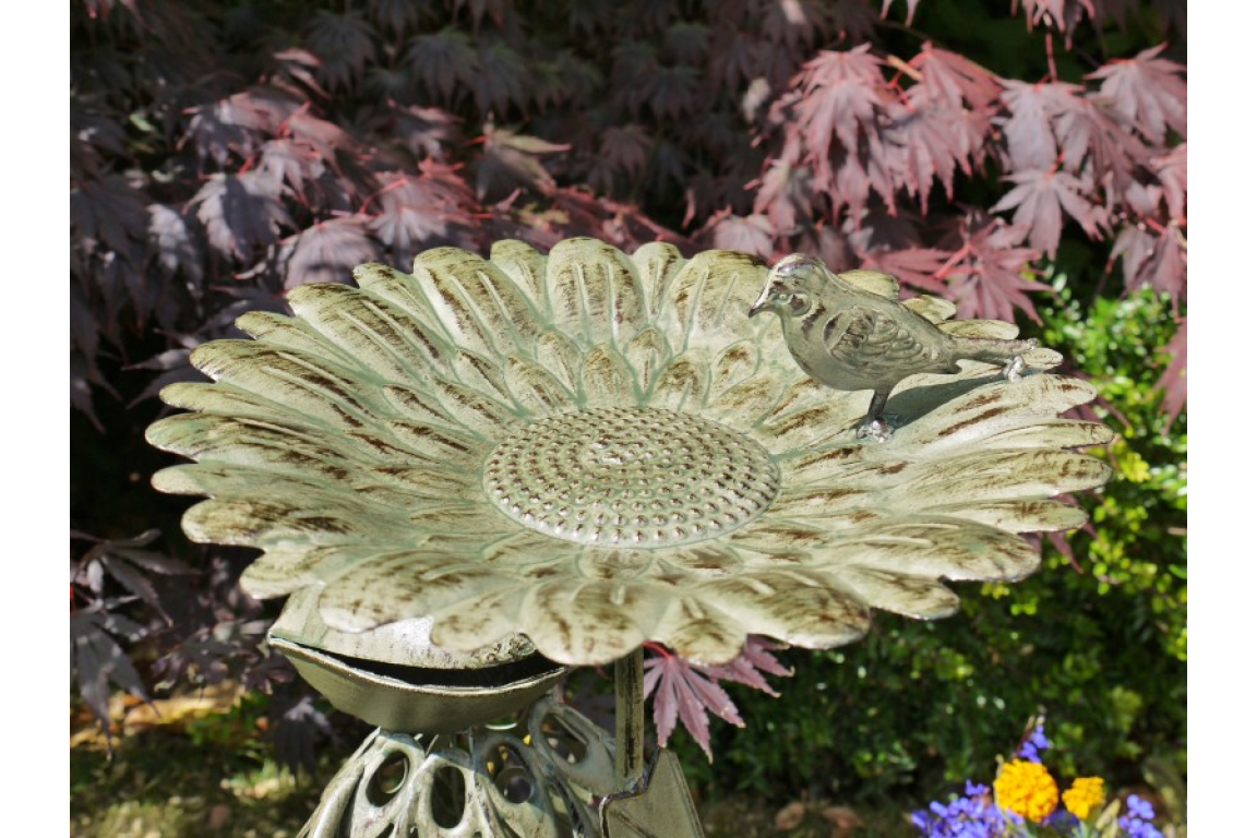 Metal Garden Frog Bird Feeder