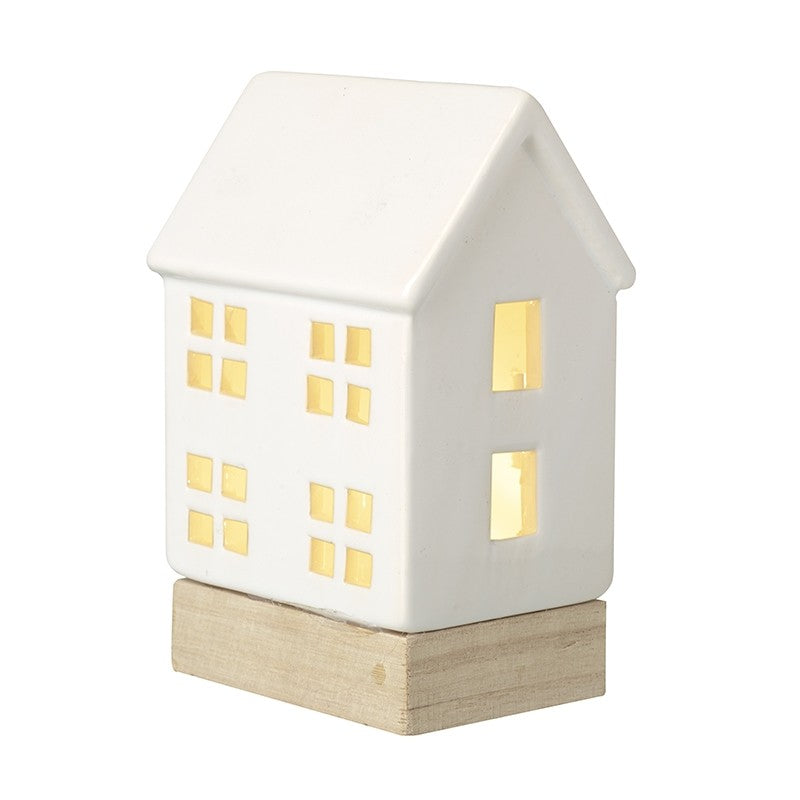 Led Dolomite White House With Chimney