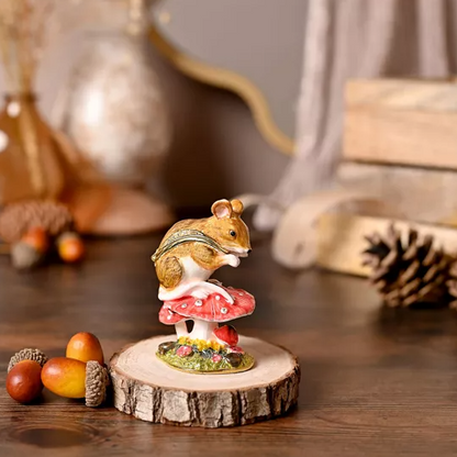 Treasured Trinkets - Mouse on Toadstool