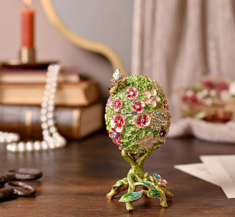 Treasured Trinkets - Floral Foiliage Egg