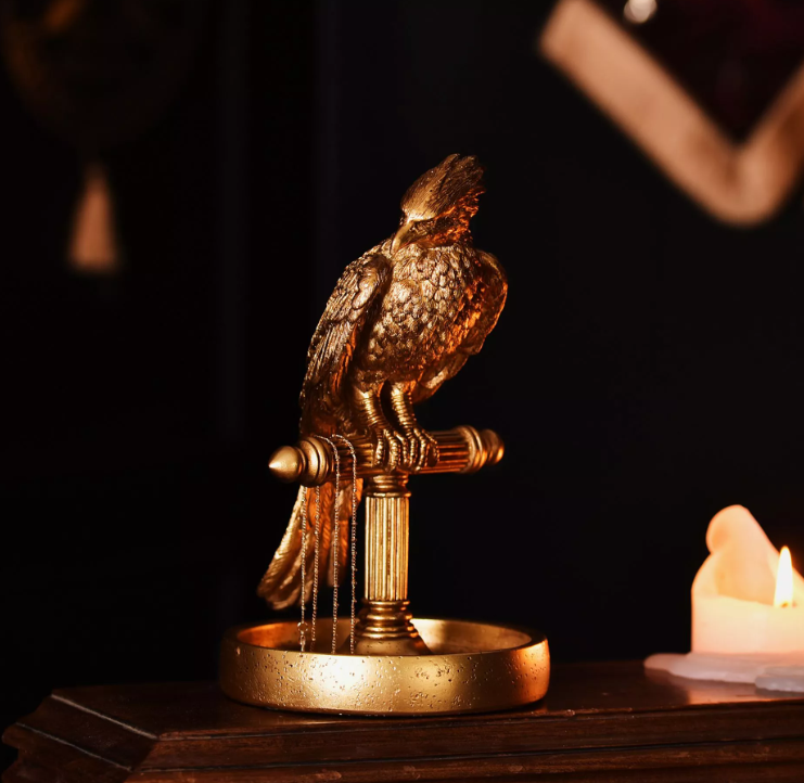 Alumni Jewellery Stand Fawkes