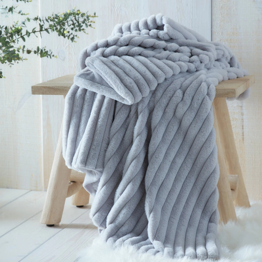 Luxurious Faux Fur Ribbed Throw - Grey